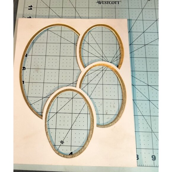 Family Photo Mat White Gold Metallic Oval 4 Portrait Grouping 8x10 - Picture 3 of 3